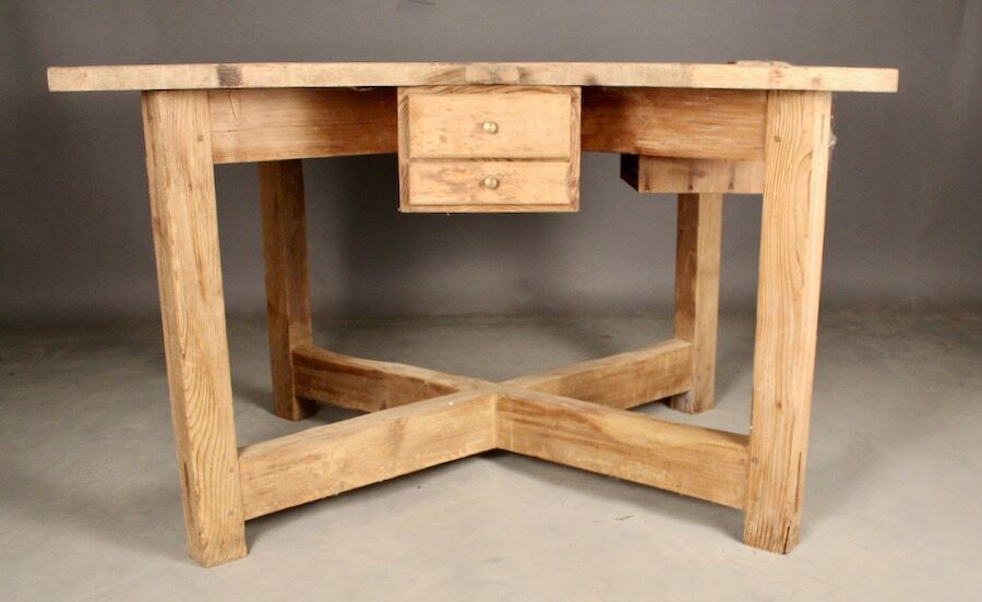 Workbench 3 places of jeweler or prosthetist 1900