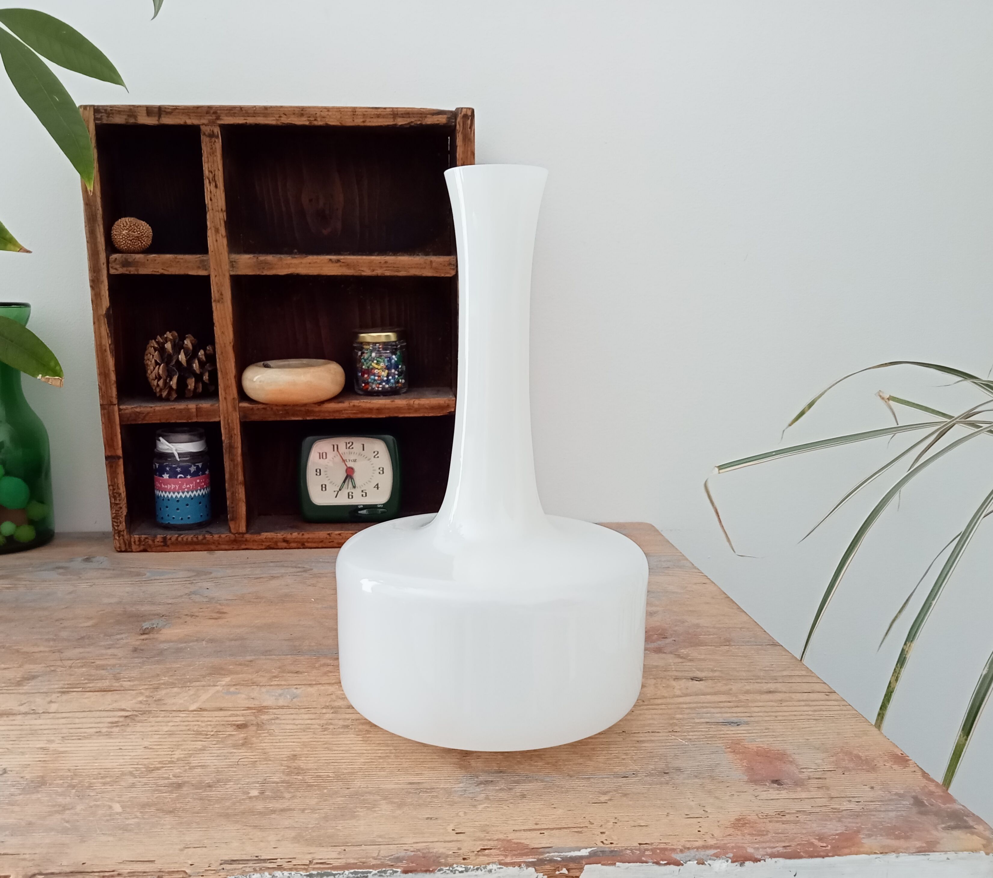 Vintage opaline soliflore in the 60s