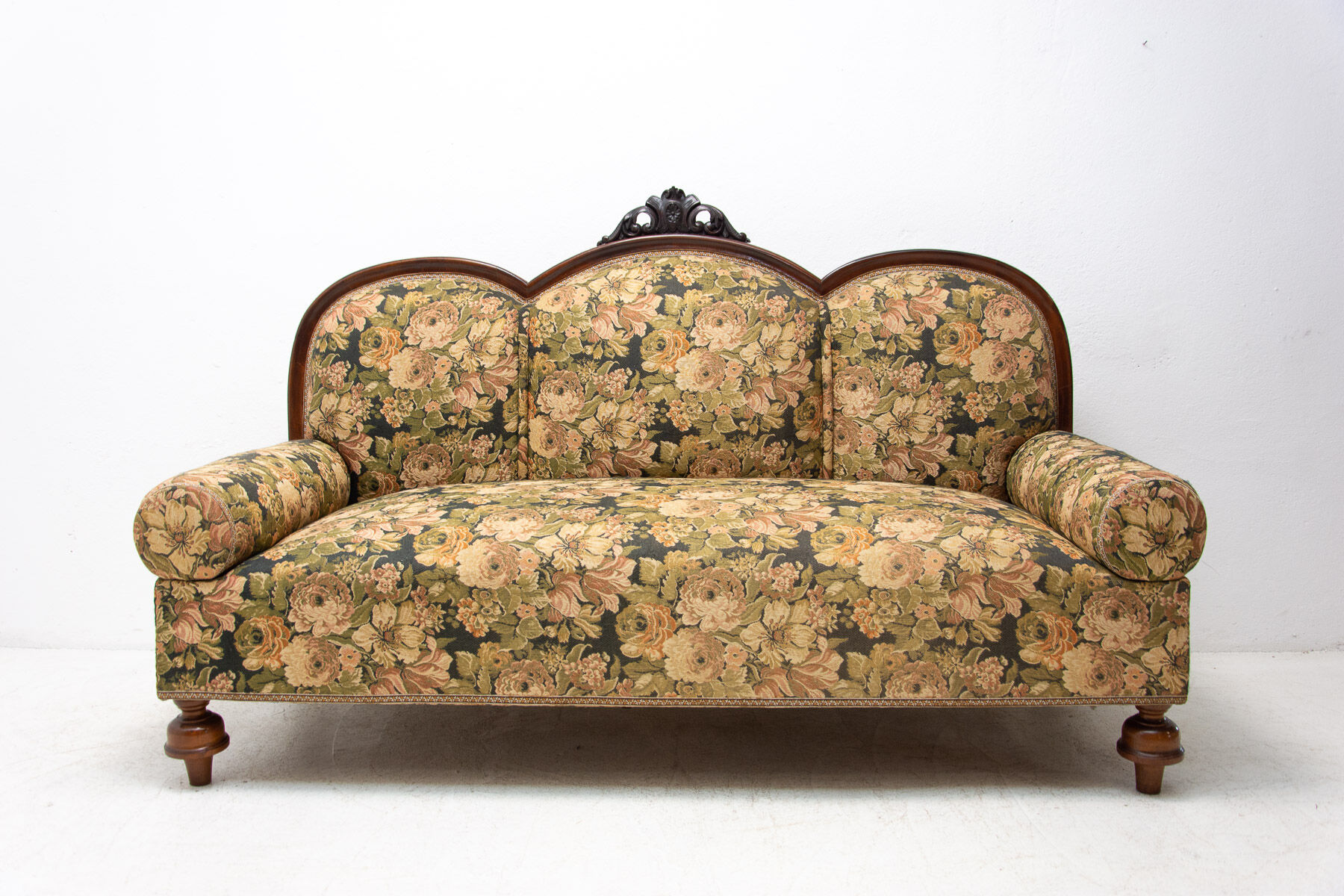 Historicizing sofa, Austria-Hungary, 1900