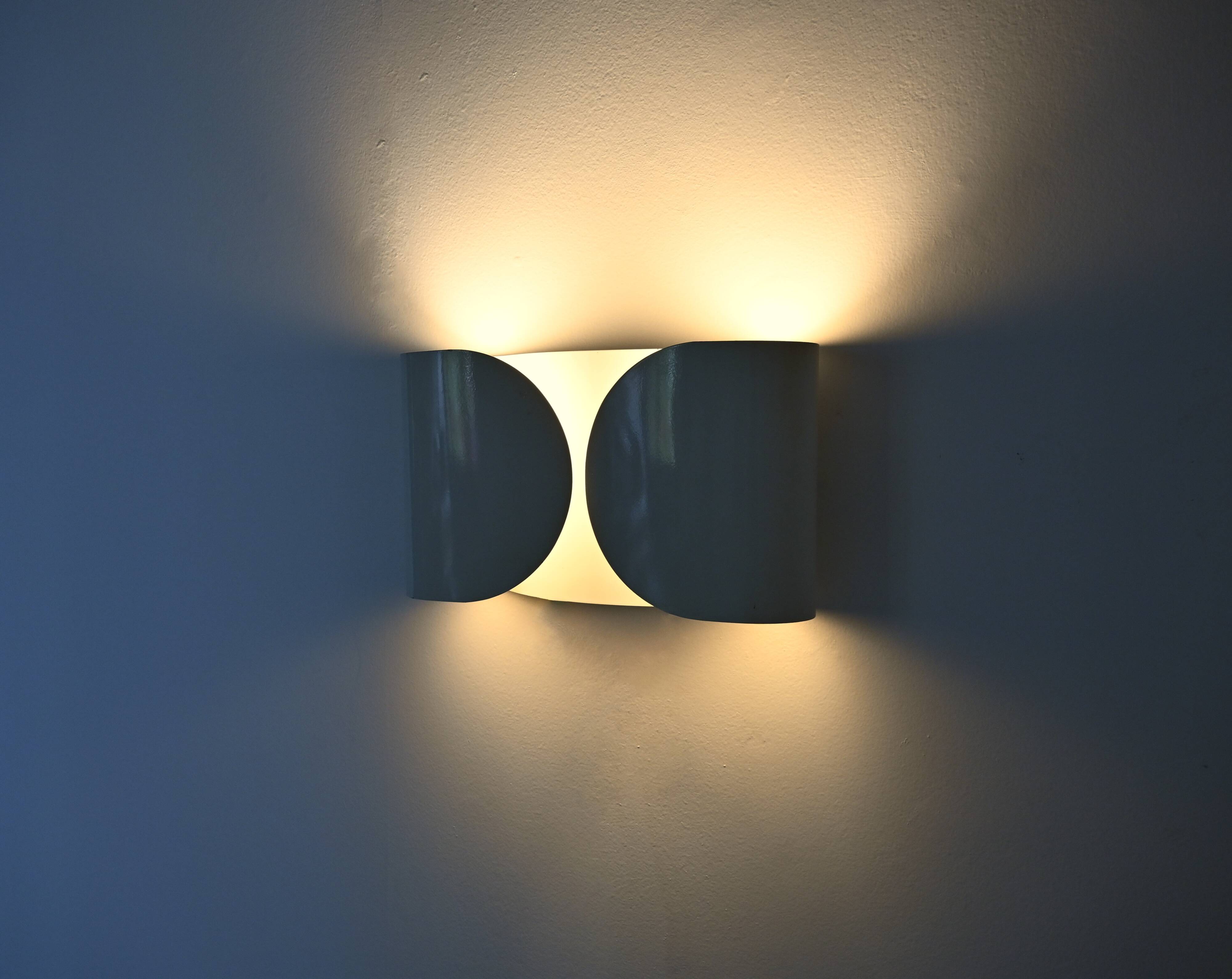 White "Foglio" wall light, by Tobia & Afra Scarpa for Flos, 1960s.