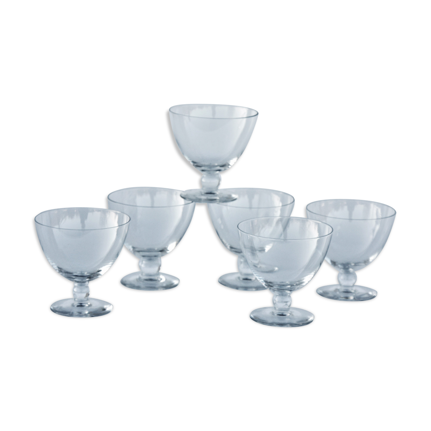 Series of 6 Art Deco crystal wine glasses from Baccarat model Gilbert