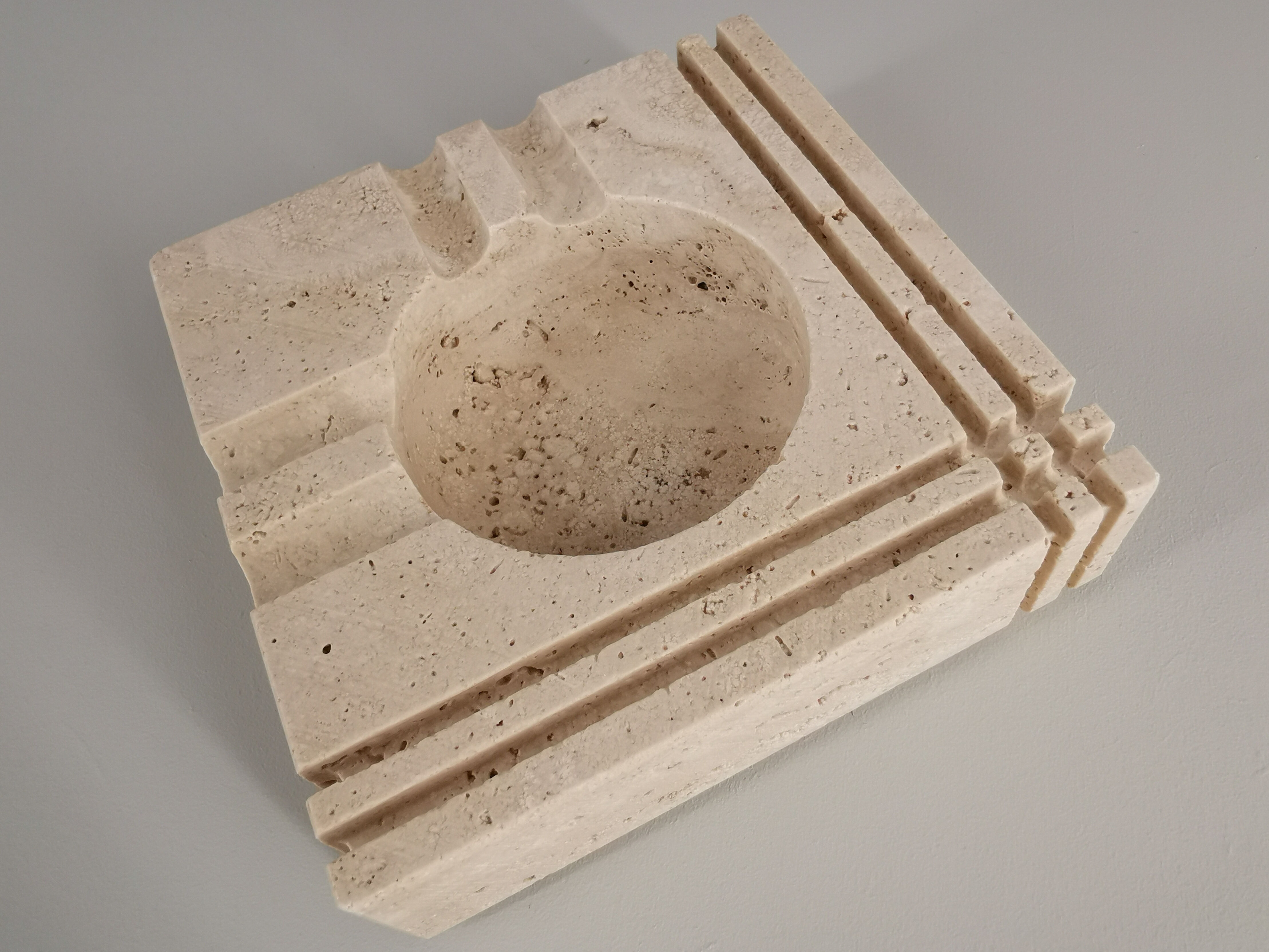 Ashtray in travertine by Cerri Nestore, Italy, 1960