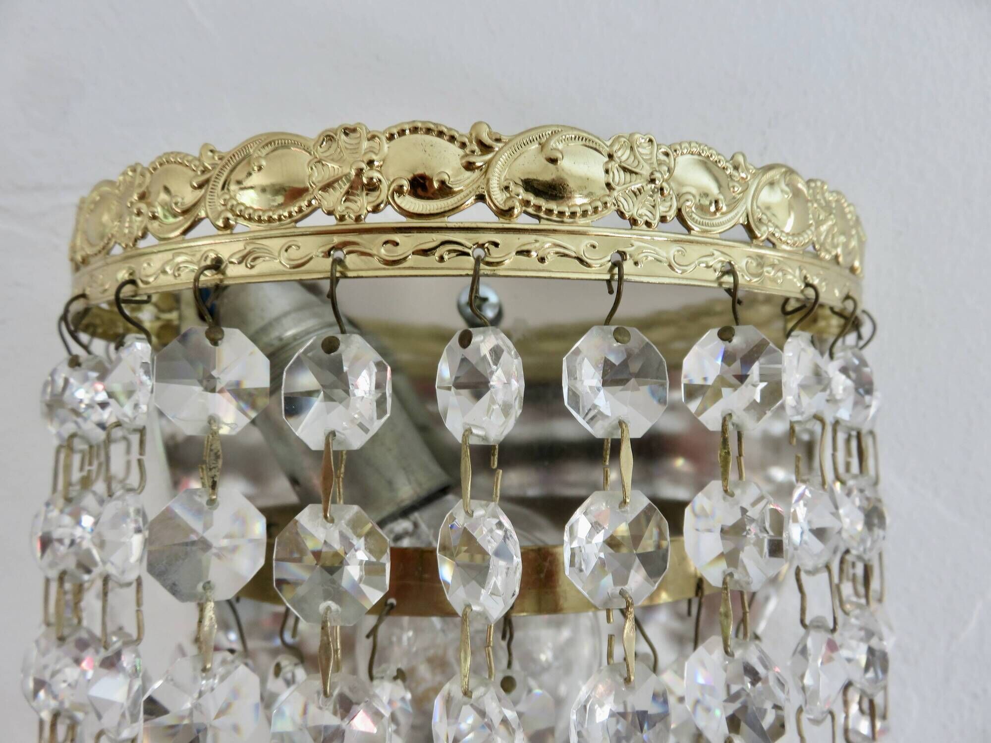 Apply "hot air balloon" to pendants, edition "Deknudt lighting", Belgium.