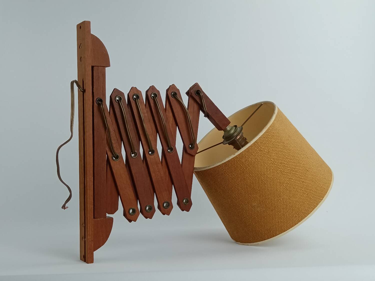 Scandinavian accordion wall lamp