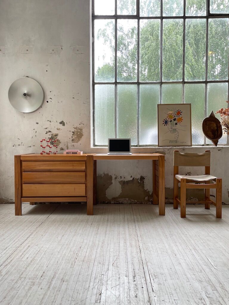 Regain dresser office row