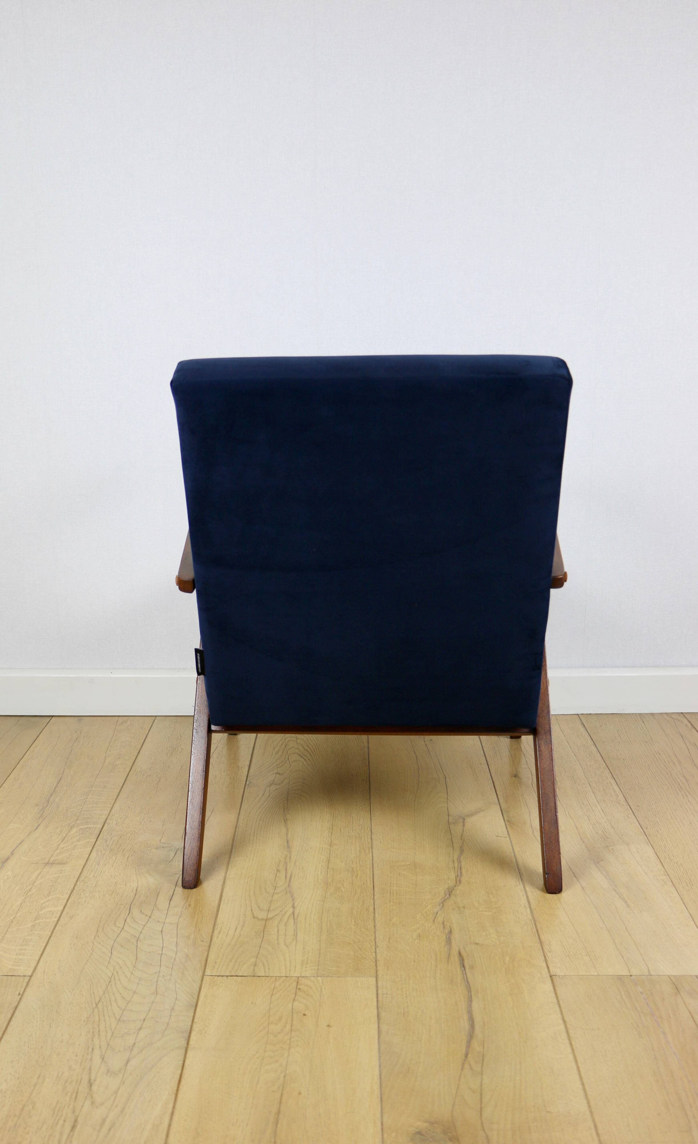 Classic armchair Var B-310 1960s vintage navy blue velvet - dark wood