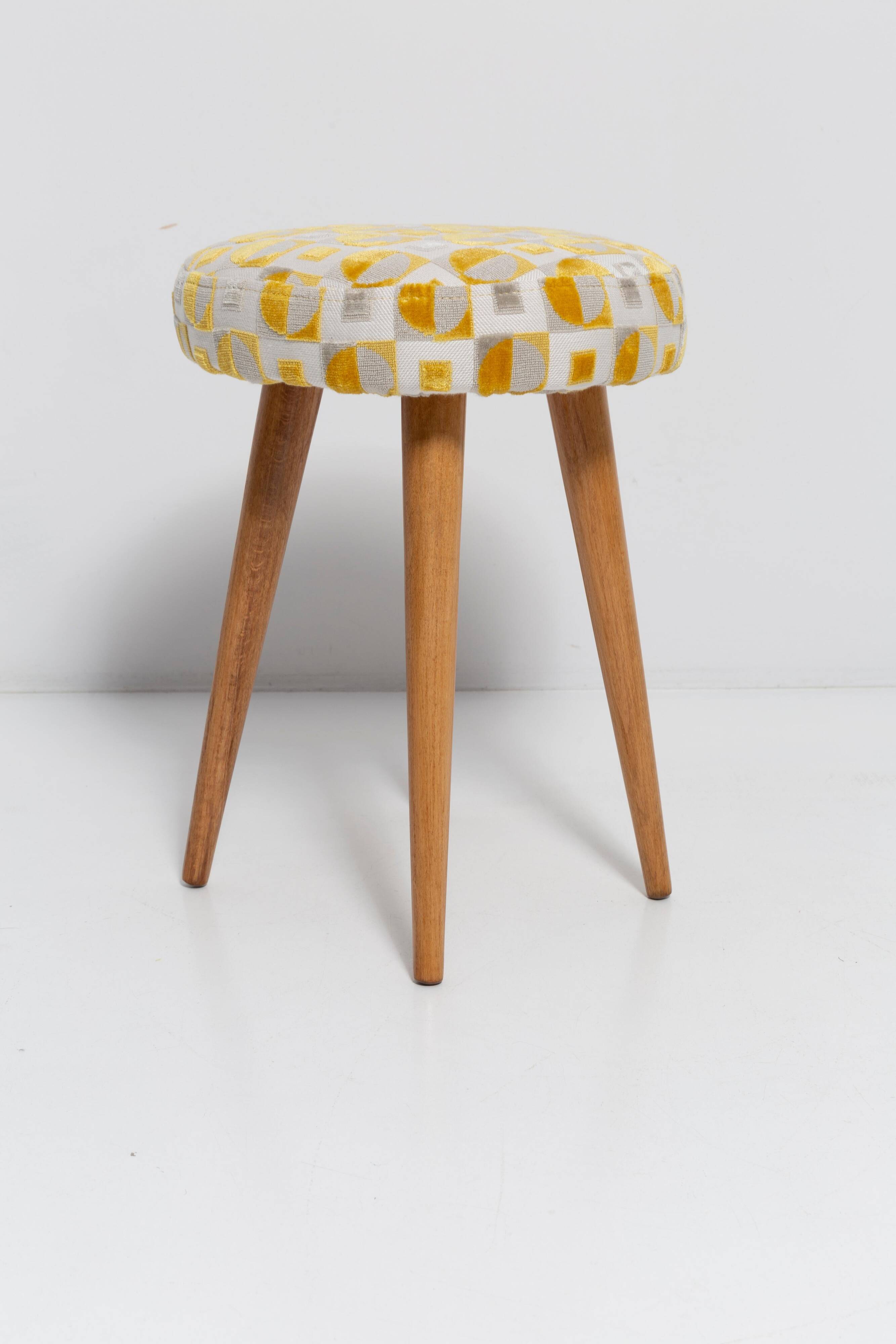 Yellow and beige mid-century stool, Europe, 1960s