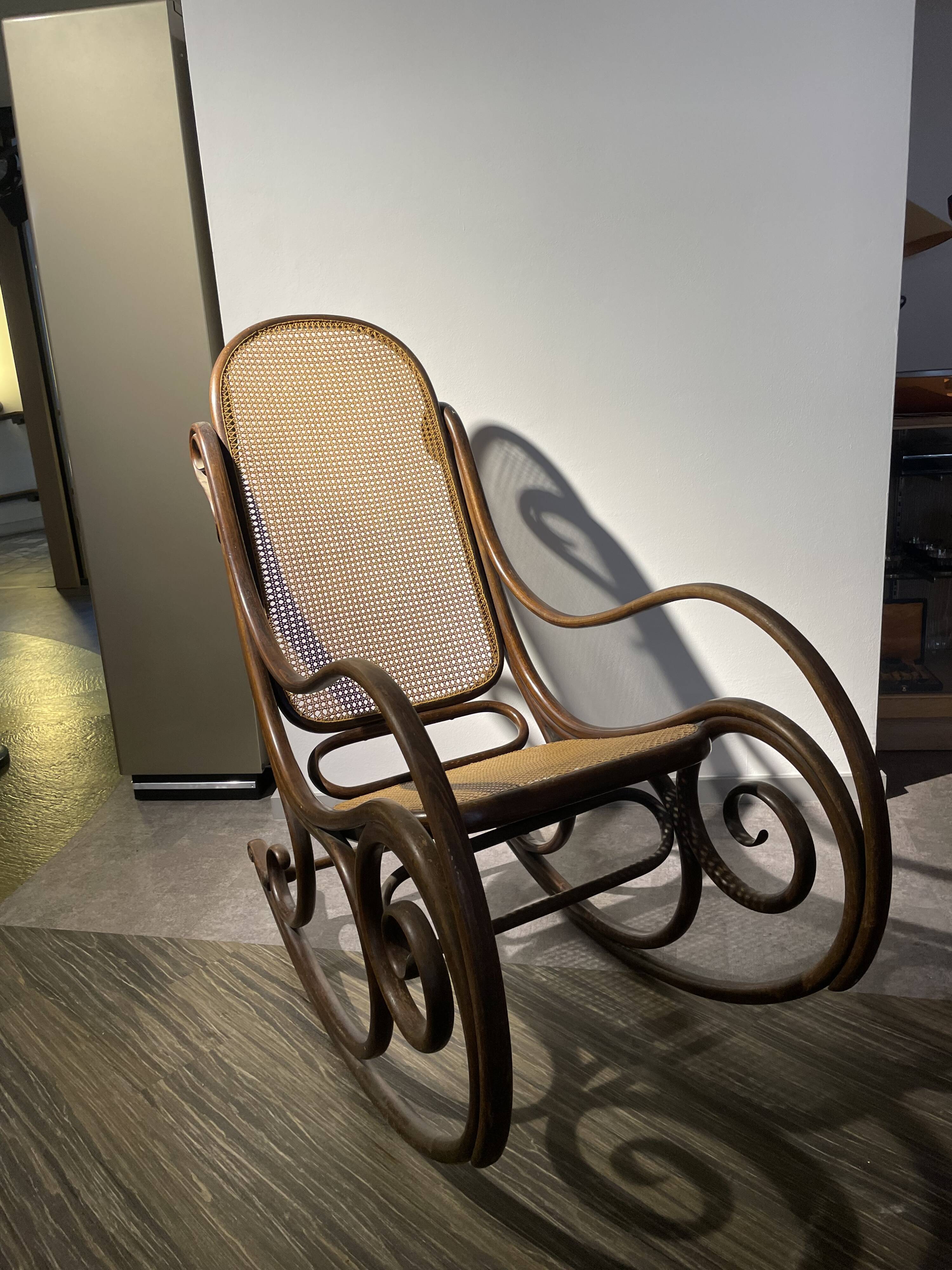 Rocking armchair, original Thonet 1920