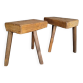 Paire de tabourets bas bois massif ancien patiné