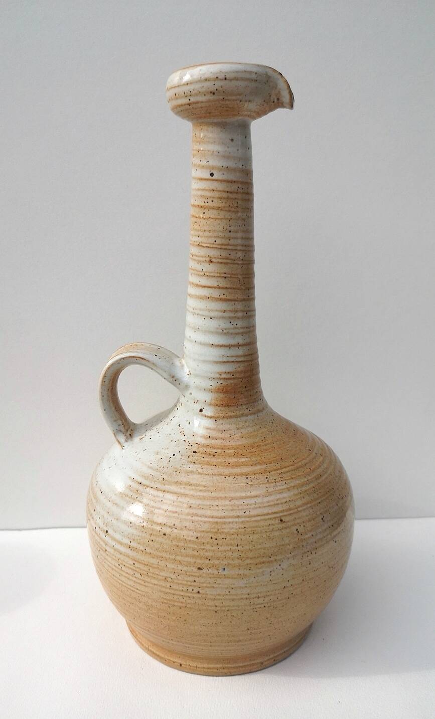 Carafe, pichet vintage en grès