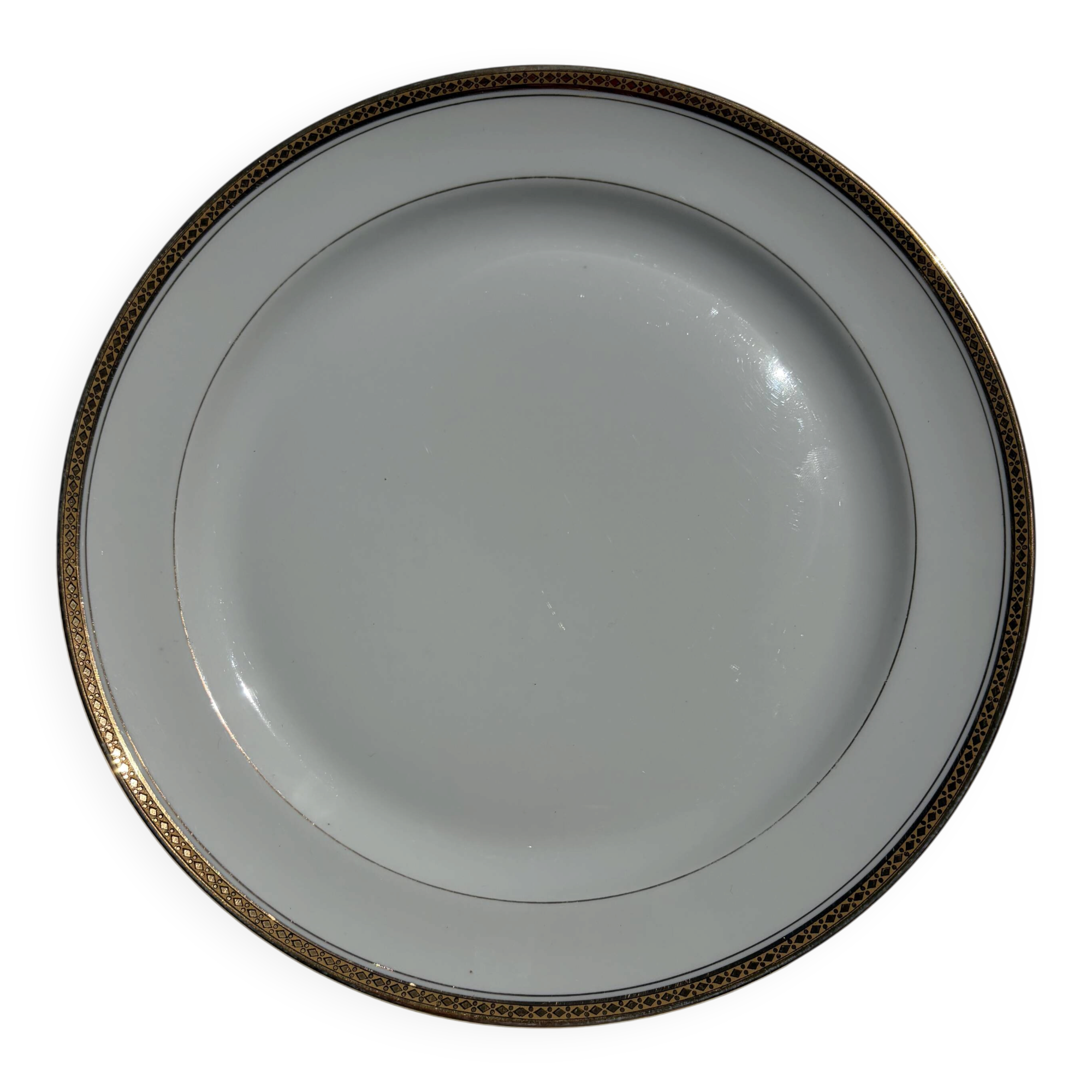 9 table plates made of Limoges porcelain