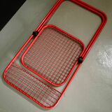 Chaise pliante en métal rouge