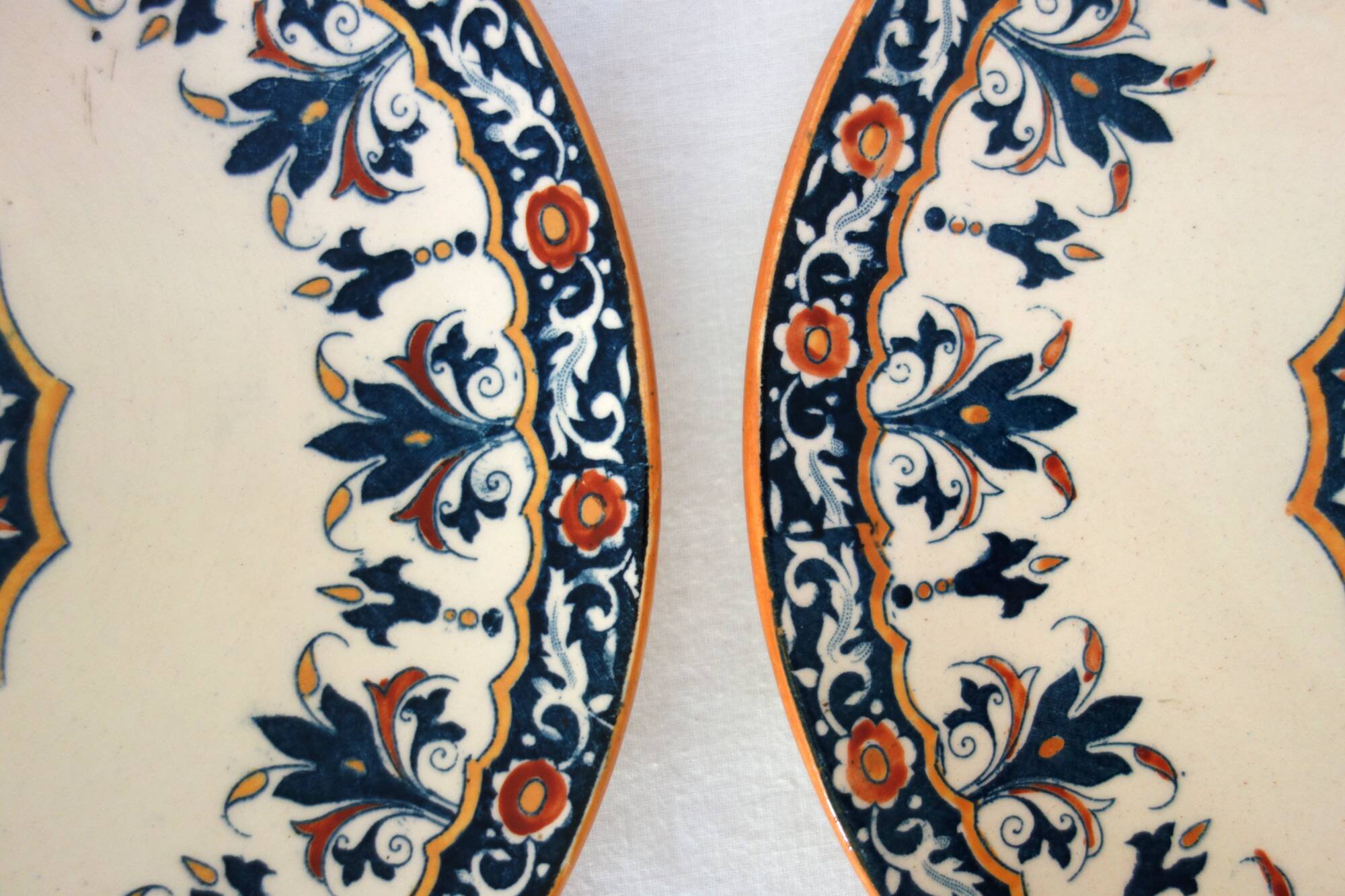 2 decorative wall plates Gien, circa 1900