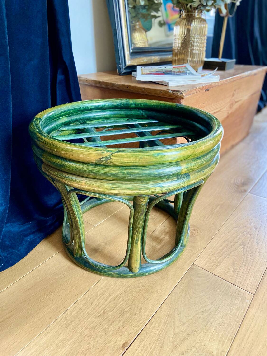 Patinated wooden footrest