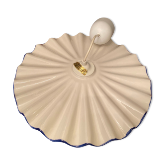 Blue and white pleated ceramic suspension