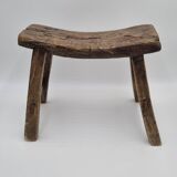 Tabouret brutaliste ancien en bois
