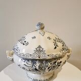 Soup pot Sarreguemines late nineteenth early twentieth century