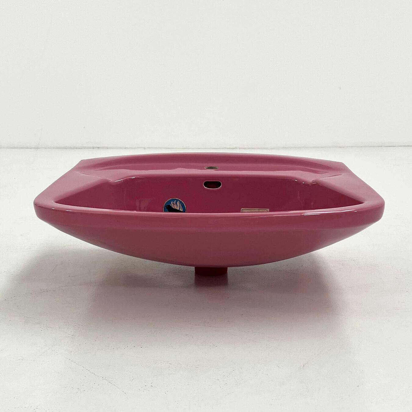 Pair of sinks, 1 mustard and 1 pink from Keramag Keravit, 1980.