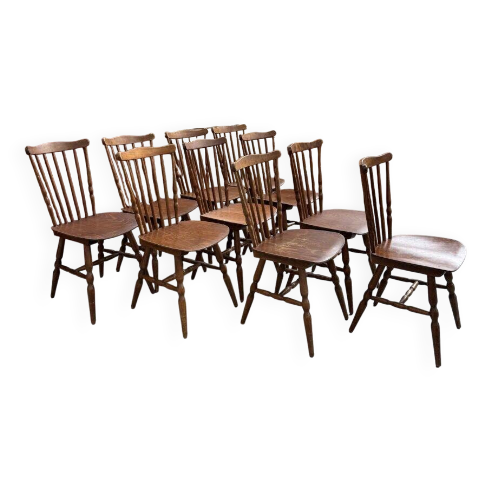 Suite de 10 chaises bistrot
