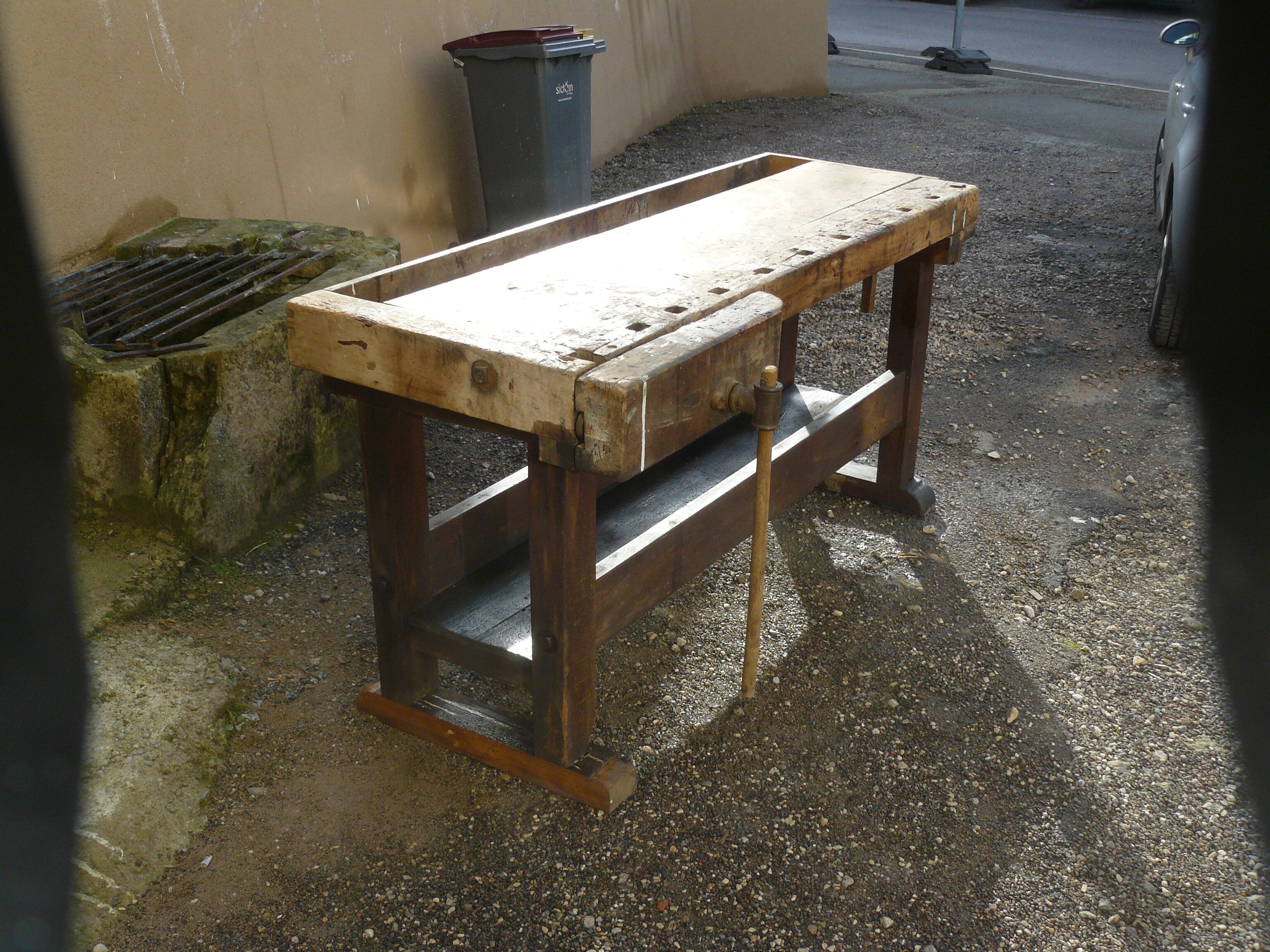 Established former carpenter