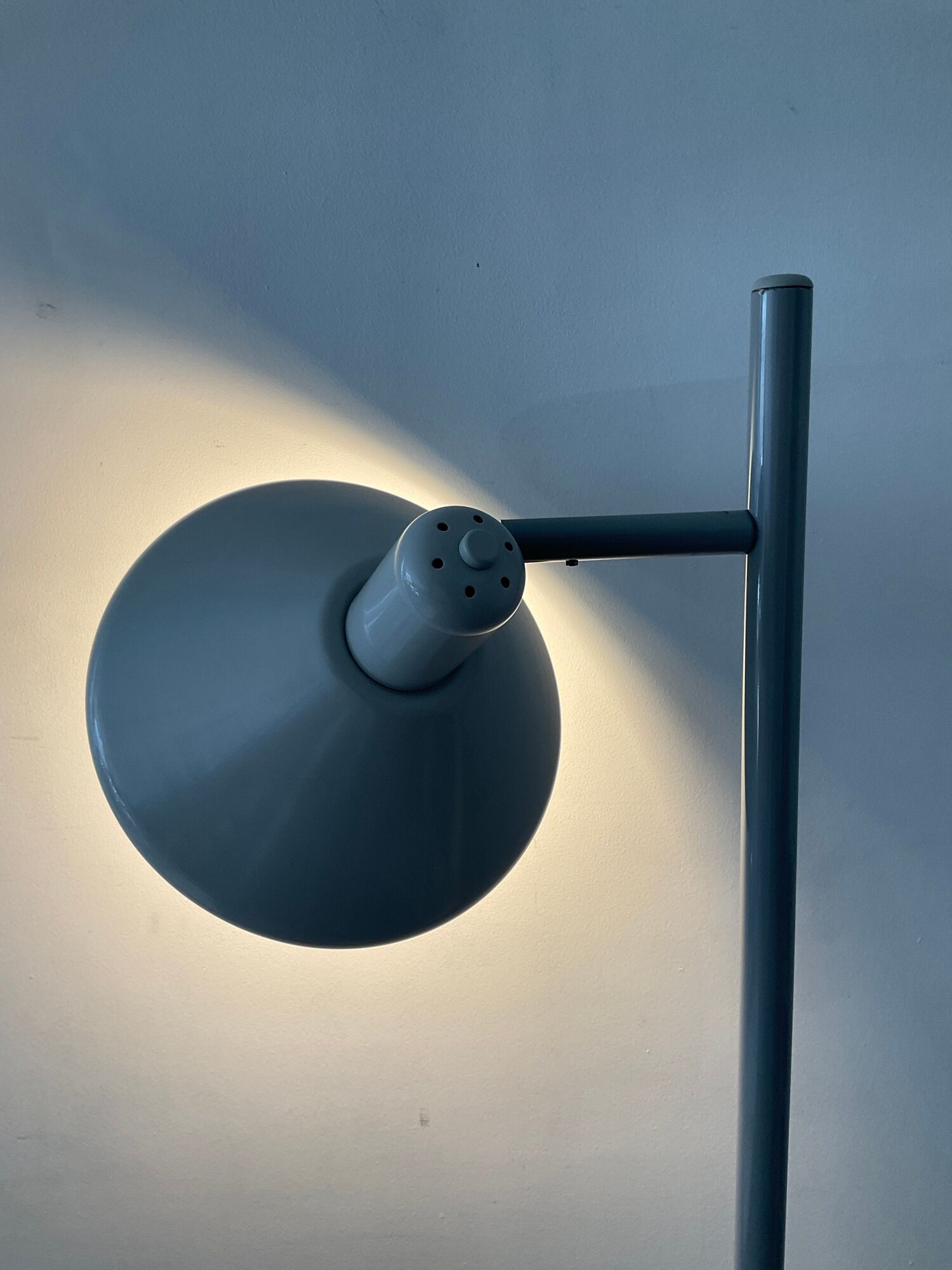 Lampadaire vintage années 70-80 en métal gris
