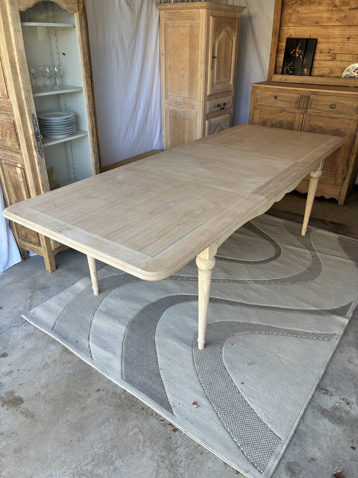 Farm table with extensions