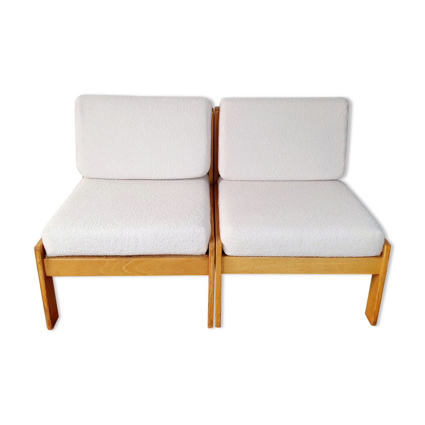 Paire de chauffeuses bois et tissu bouclette