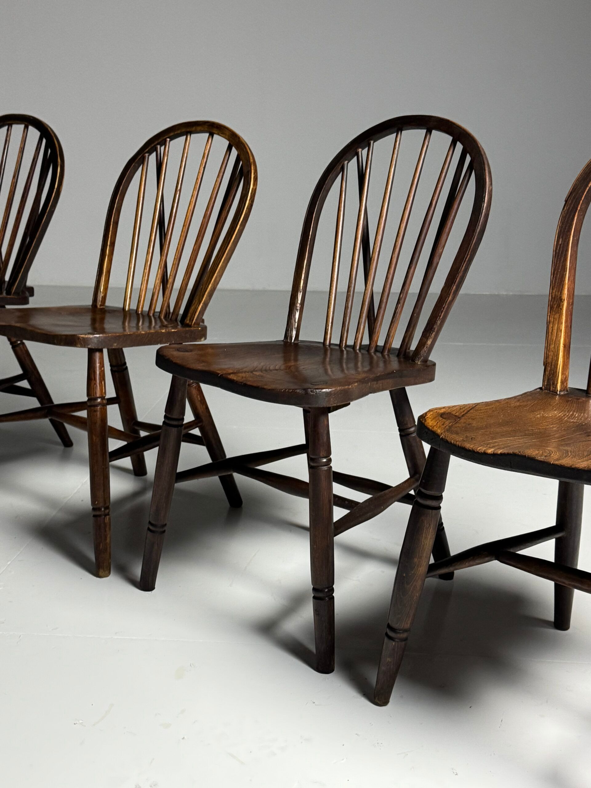 Set of 4 Windsor dining chairs