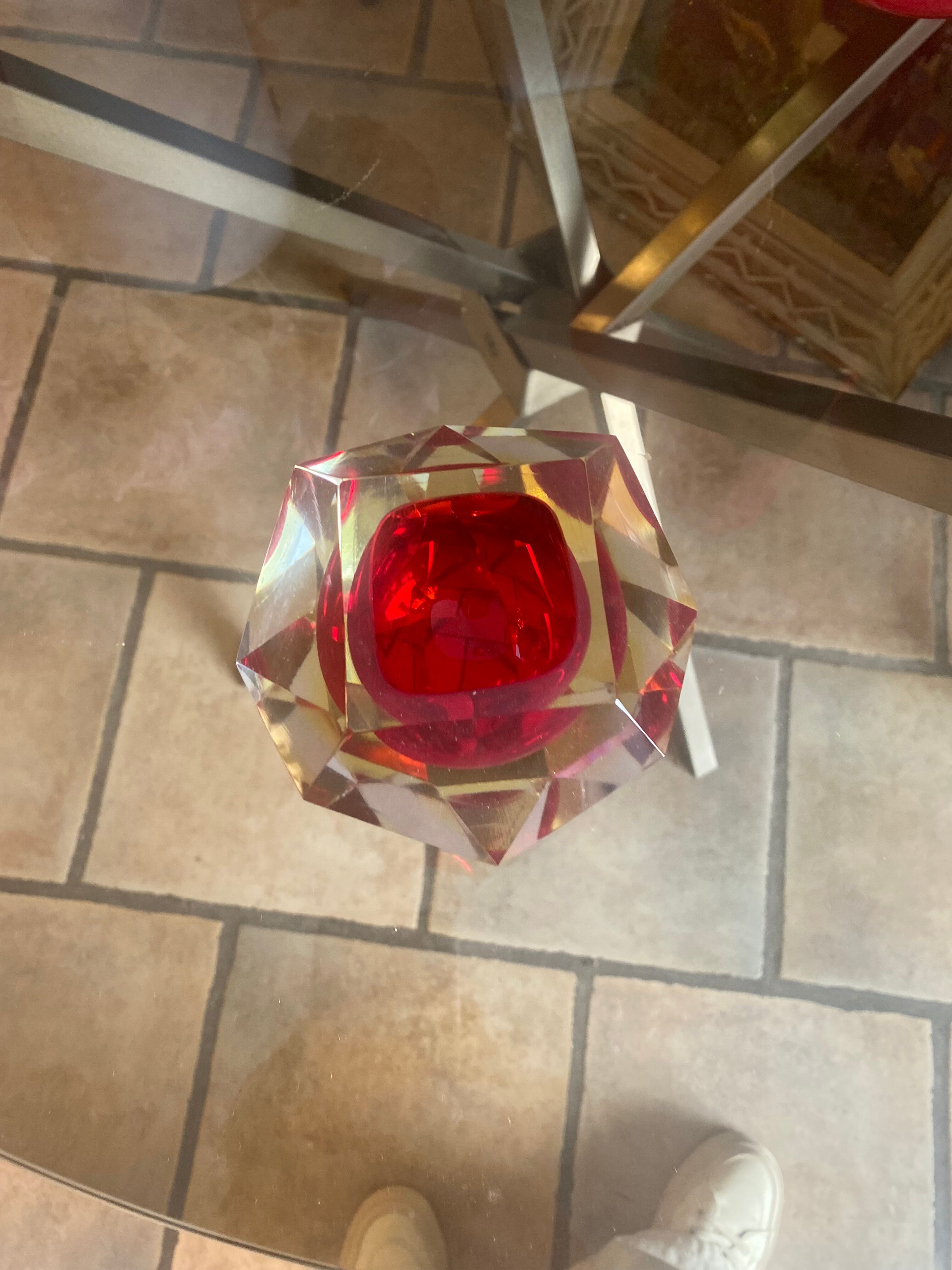 Red ashtray in cut crystal 1980s