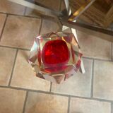 Cendrier rouge en cristal taillé 1980s