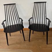Armchair with armrests and Scandinavian bridge slats