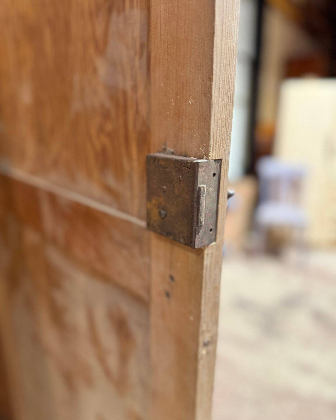 Old hardware cabinet in pitch pine - Early 20th century - Sandblasted