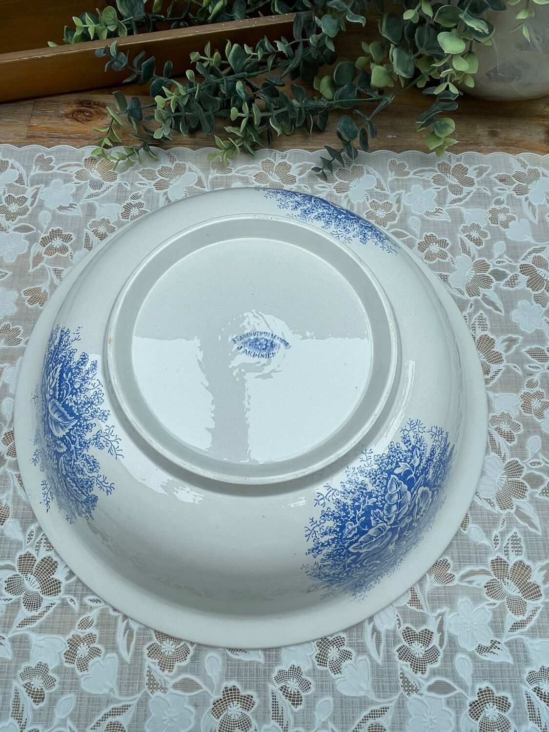 Sainte Amandinoise Toilet Bowl + Soap Dish / Brush Model J