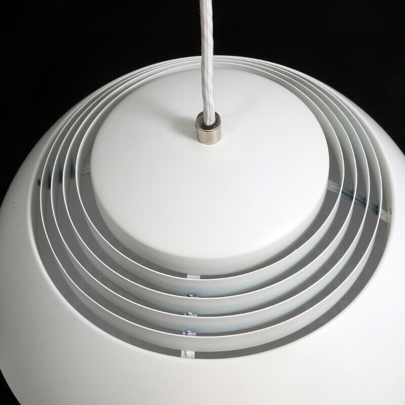 Suspension Arne Jacobsen