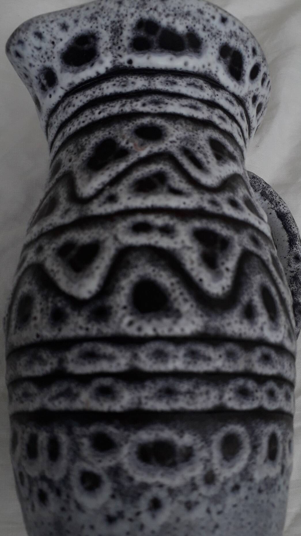 Pichet gris en céramique