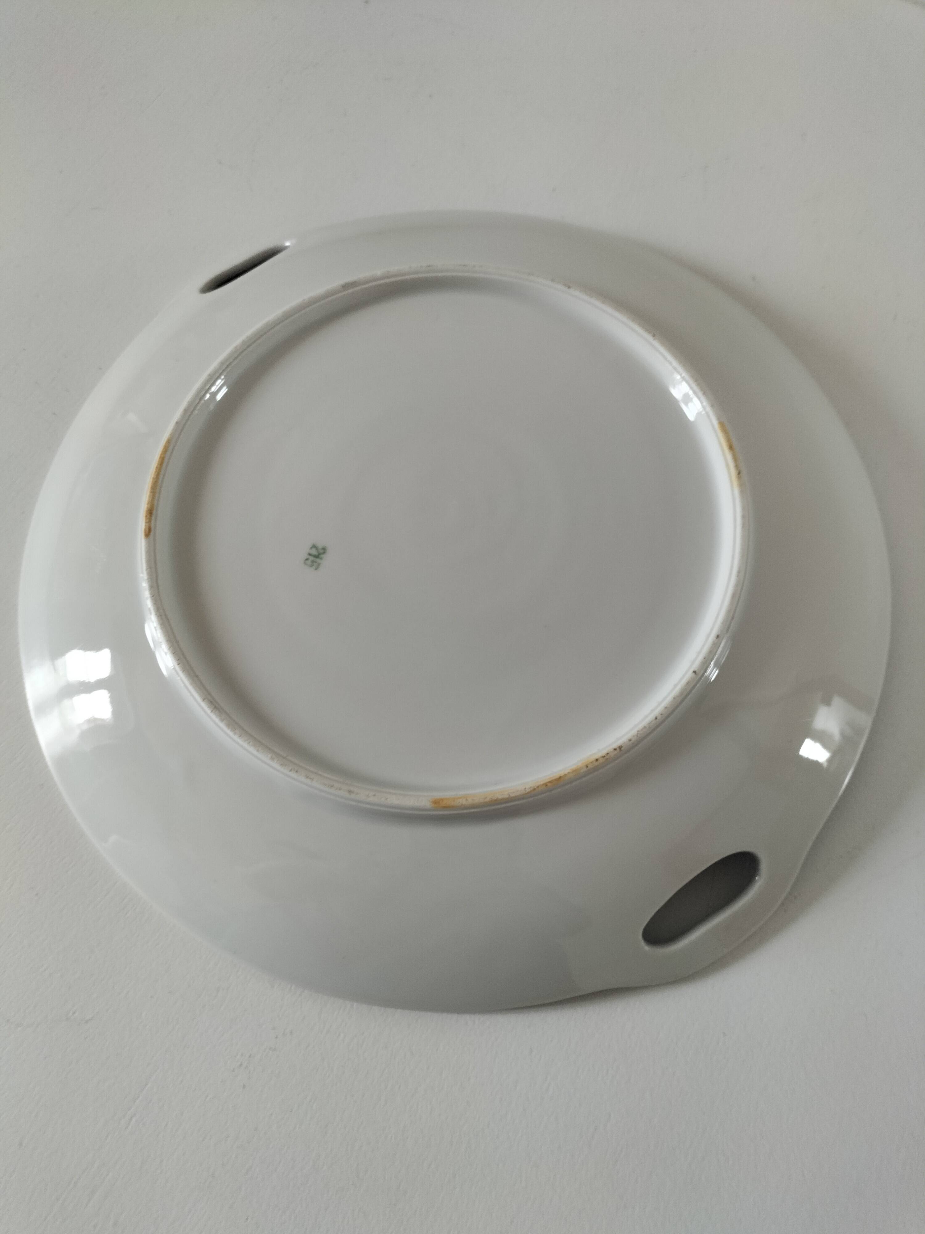 Porcelain dish with Japanese floral decoration – circa 1920