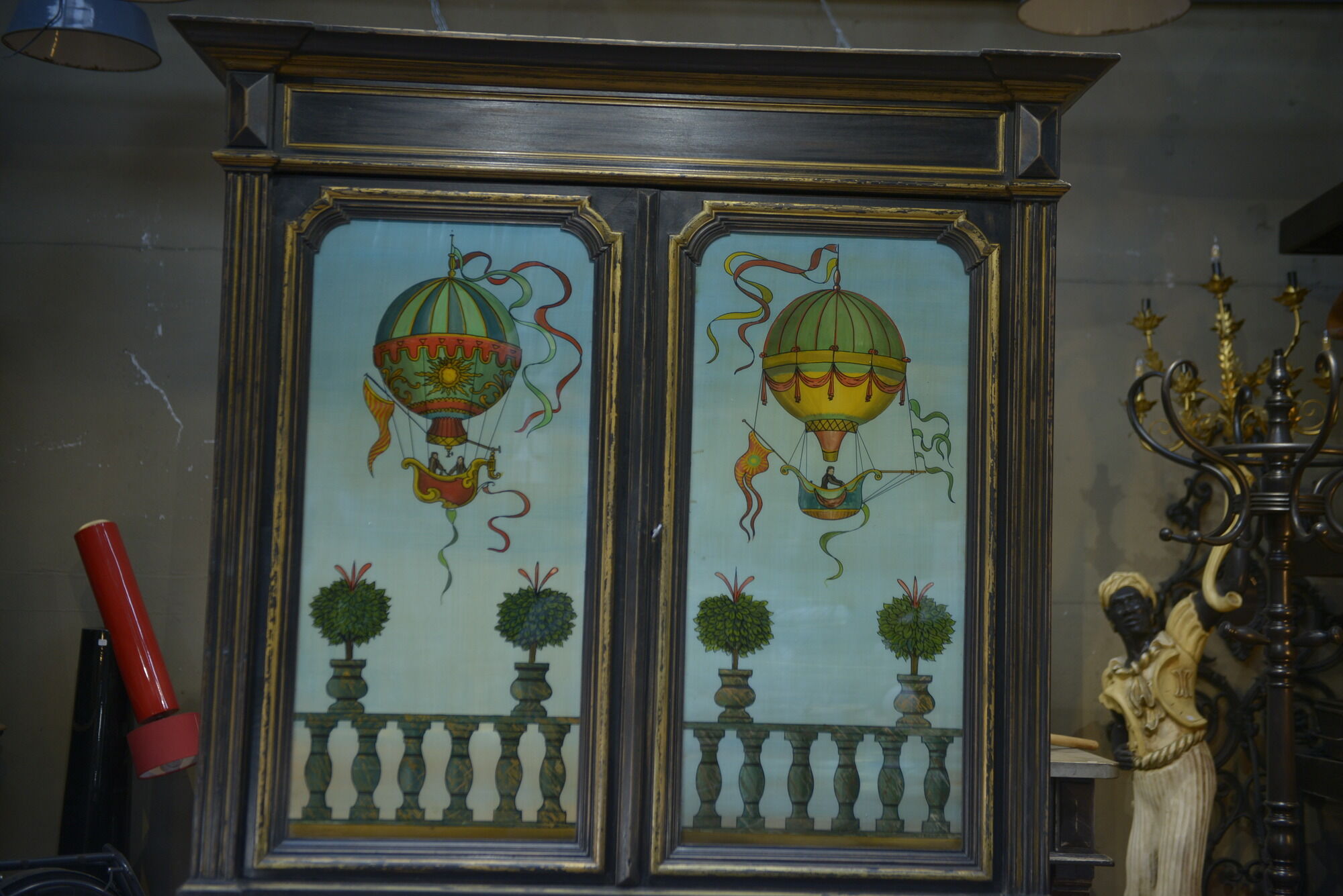 Buffet has two bodies in pear tree blackened napoleon Balloon decoration