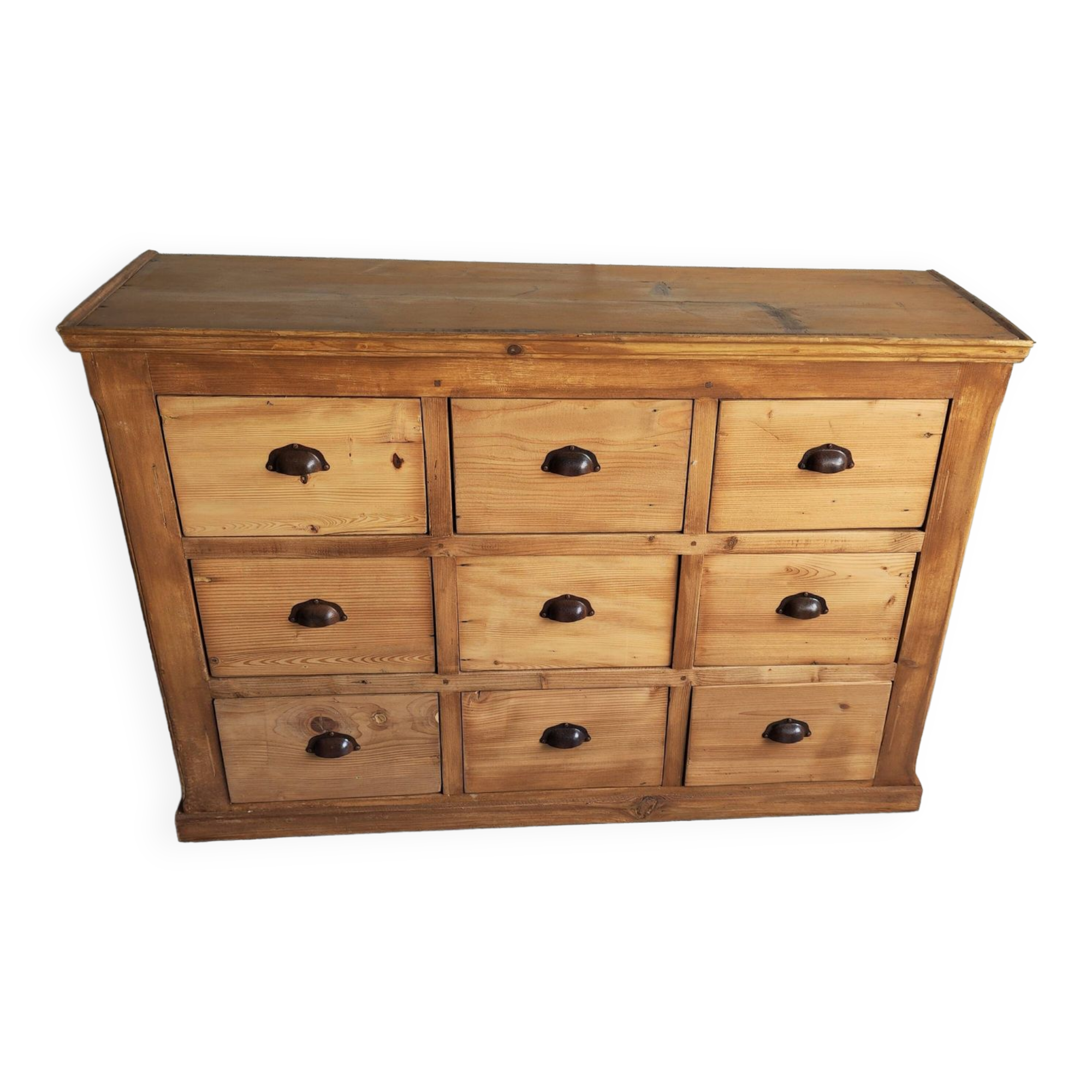 Trades furniture 9 drawer pine handles shells
