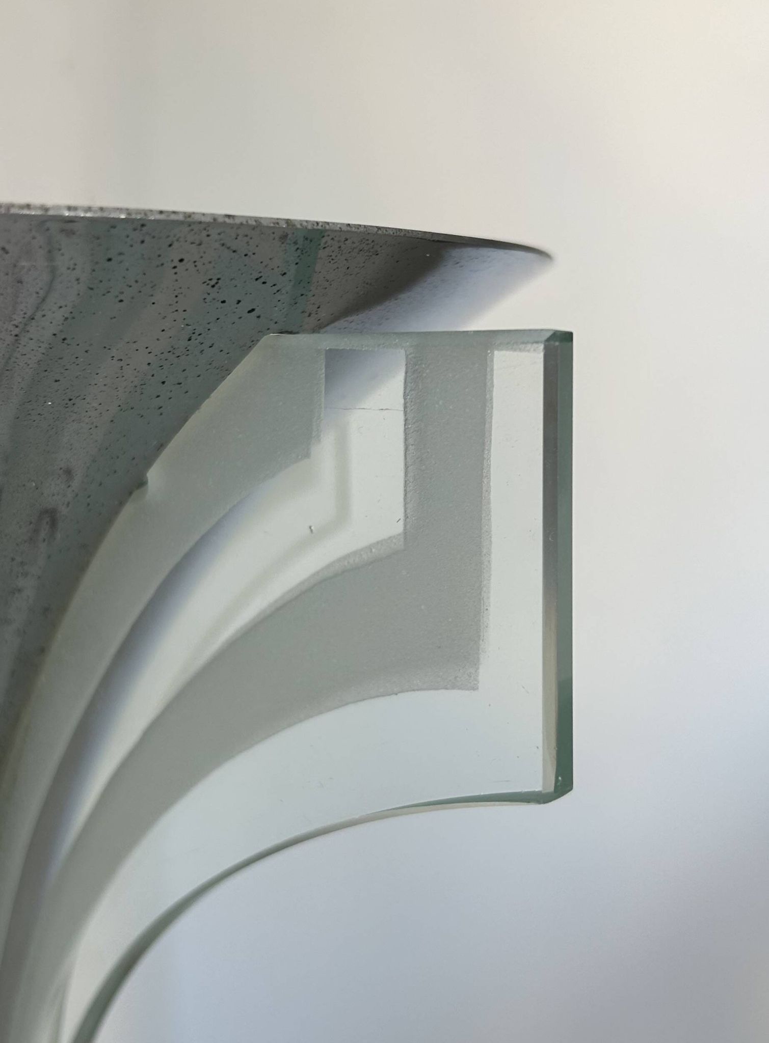 Art Deco modernist wall lamp, chrome and sandblasted glass, France 1930