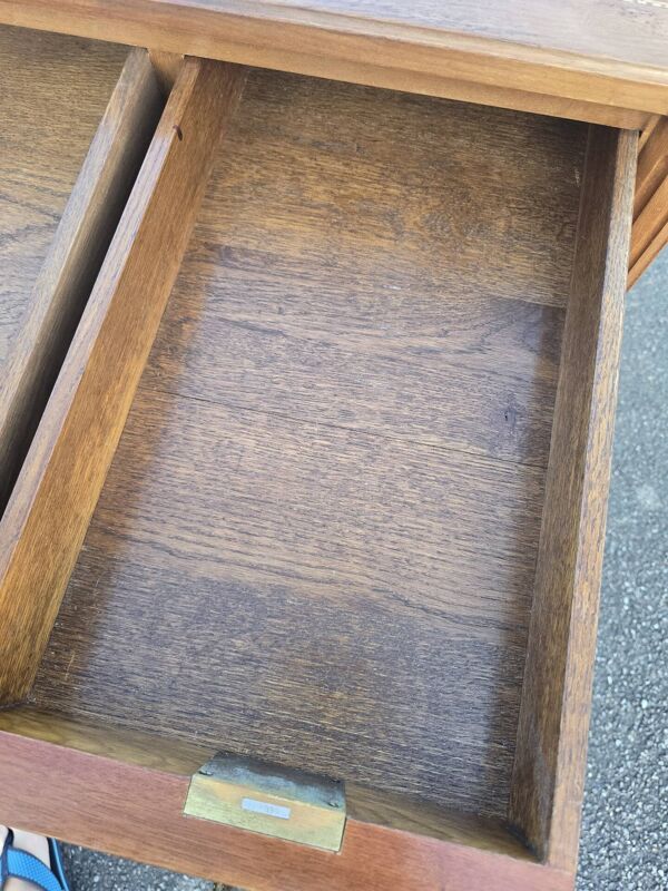 Grand bureau Louis XVI en bois – Plateau cuir