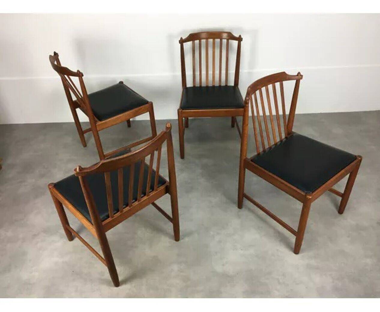4 Scandinavian teak chairs with slats from the 1960s.