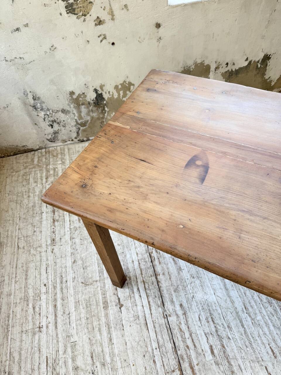 Cherry farmhouse table 1m8