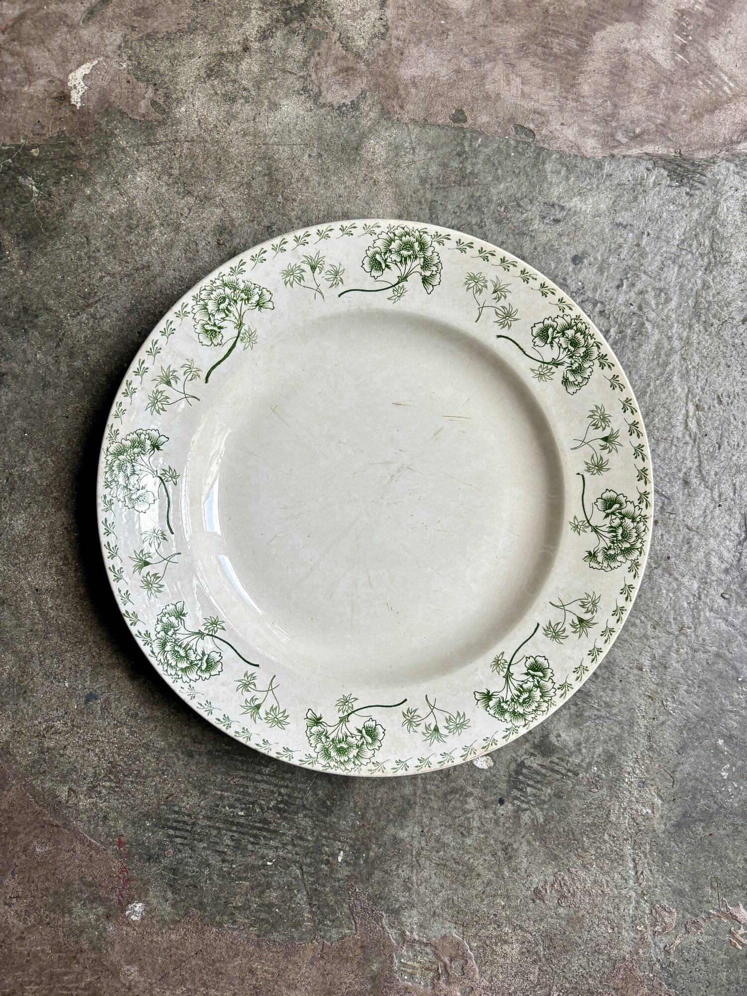 Round Sarreguemines dish in iron clay, "Palmyre" service
