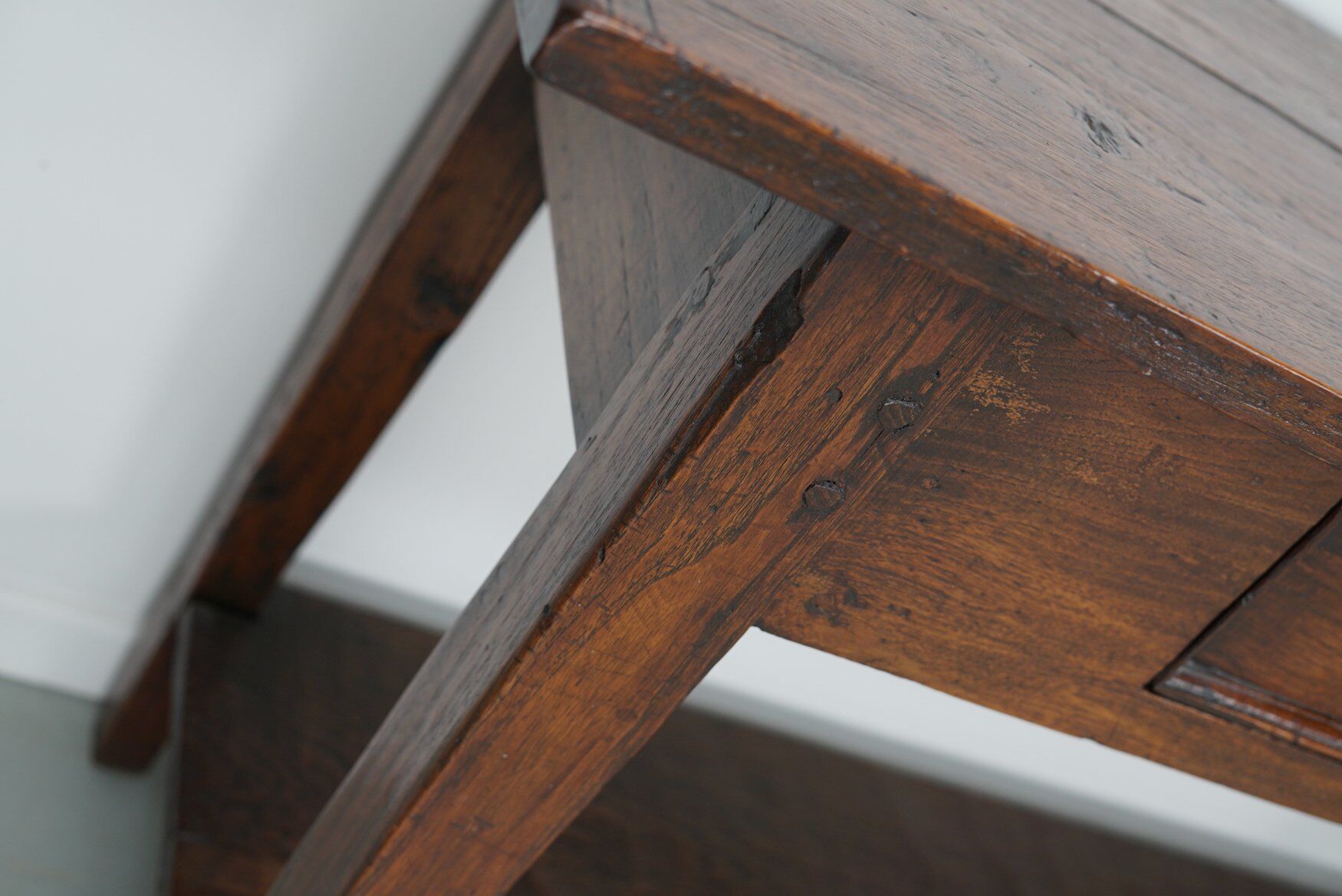 Table d'appoint en chêne rustique français vintage, années 1920