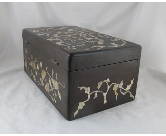 Ancient Chinese jewelry box inlaid with mother-of-pearl China early 20th  century | Selency