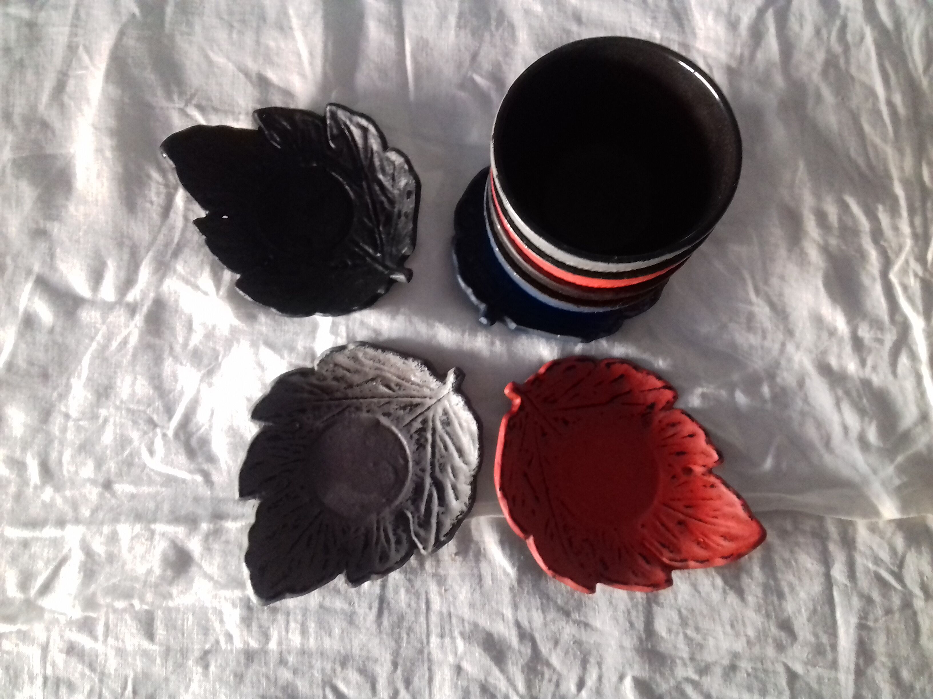 Suite of Asian teacups