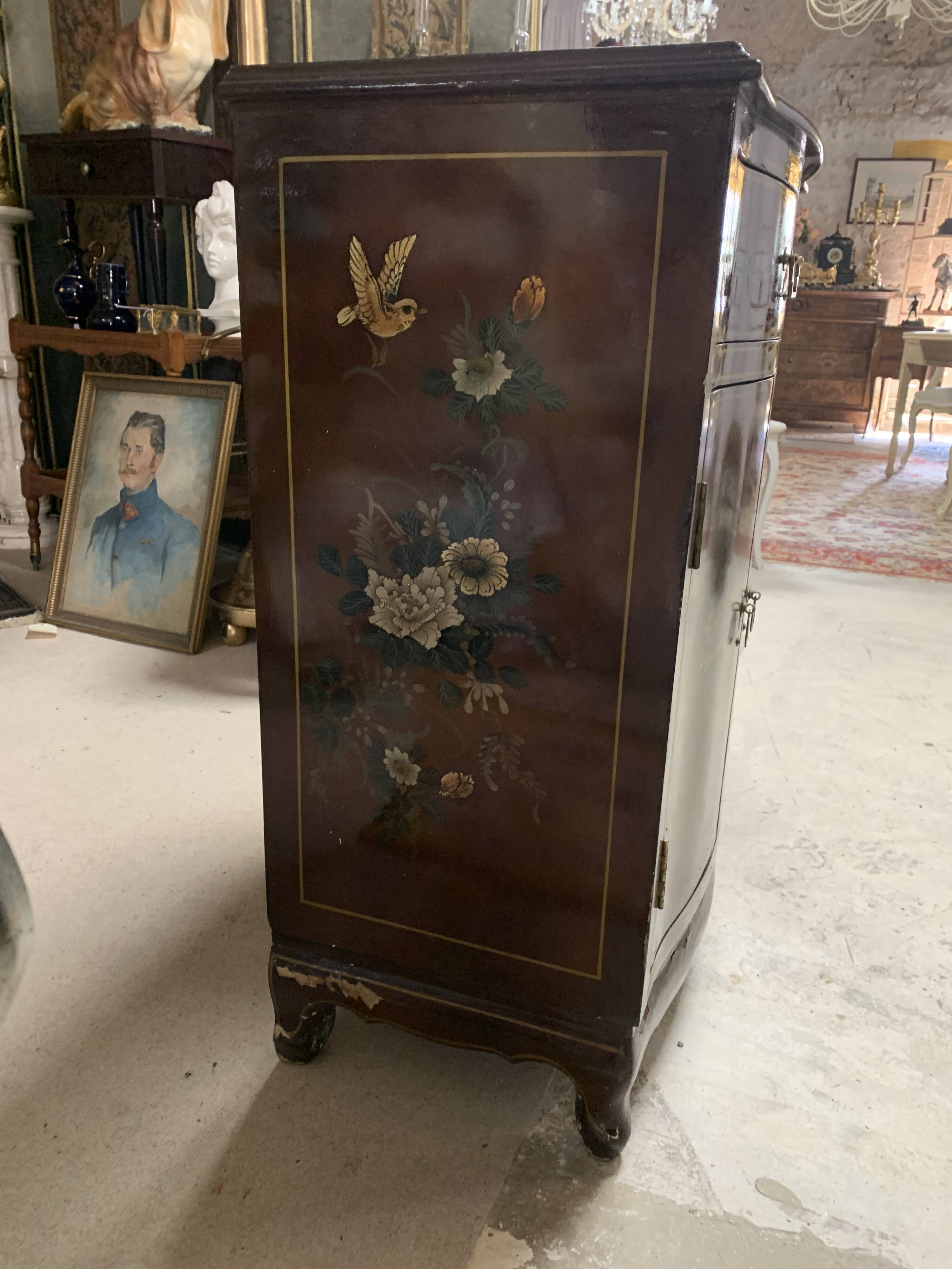 Chinese lacquered chest of drawers