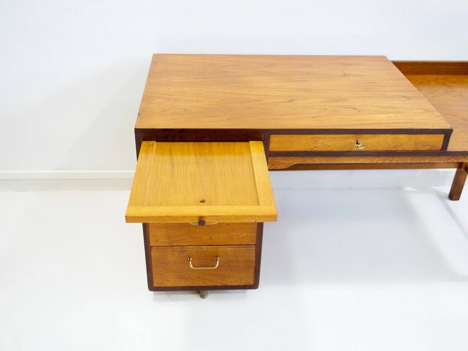Bureau danois en bois de teck et de chêne