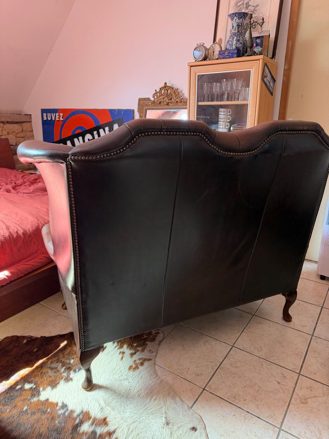 Chesterfield 2-seater Queen Anne sofa