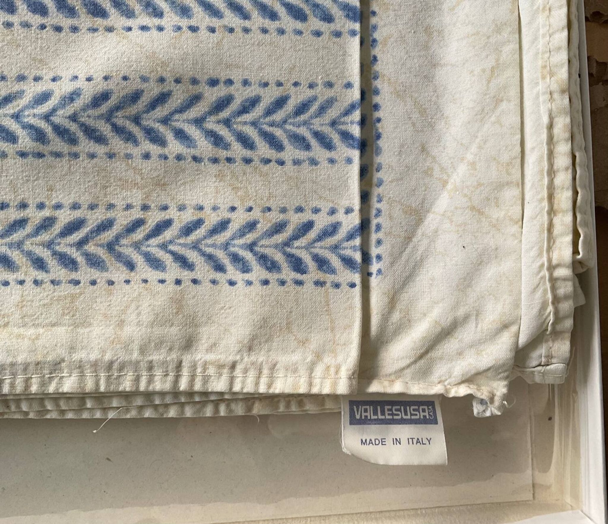 Tablecloths and napkins made in Italy